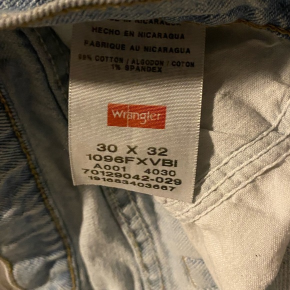 Wrangler jean shorts size 30 - Picture 3 of 3